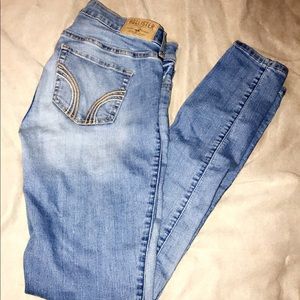 Hollister distressed skinny jeans